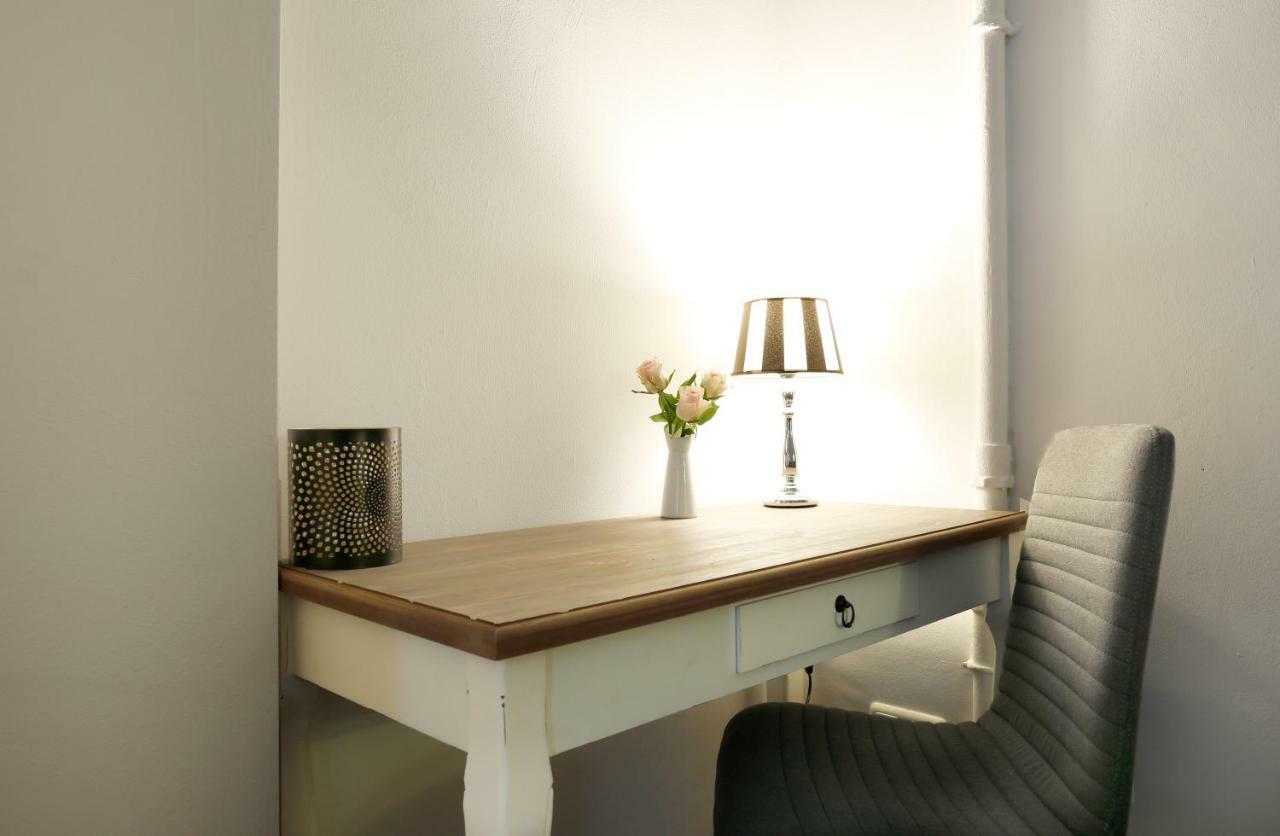 ברלין Droy By Rockchair Apartments L Superhost Status L 2 Bedroom Boxspringbeds Next To Center "Kurfuerstendamm" - Cozy Family & Business Flair Welcomes You! מראה חיצוני תמונה