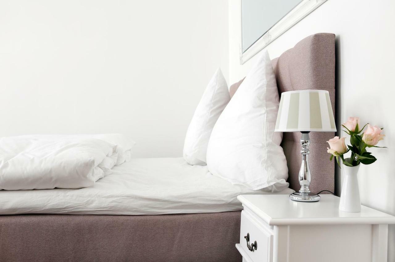 ברלין Droy By Rockchair Apartments L Superhost Status L 2 Bedroom Boxspringbeds Next To Center "Kurfuerstendamm" - Cozy Family & Business Flair Welcomes You! מראה חיצוני תמונה