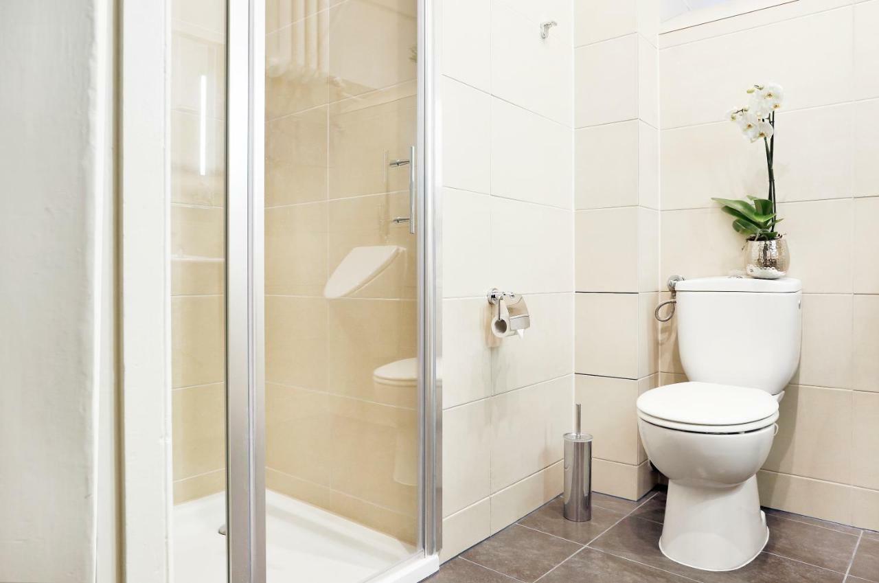 ברלין Droy By Rockchair Apartments L Superhost Status L 2 Bedroom Boxspringbeds Next To Center "Kurfuerstendamm" - Cozy Family & Business Flair Welcomes You! מראה חיצוני תמונה