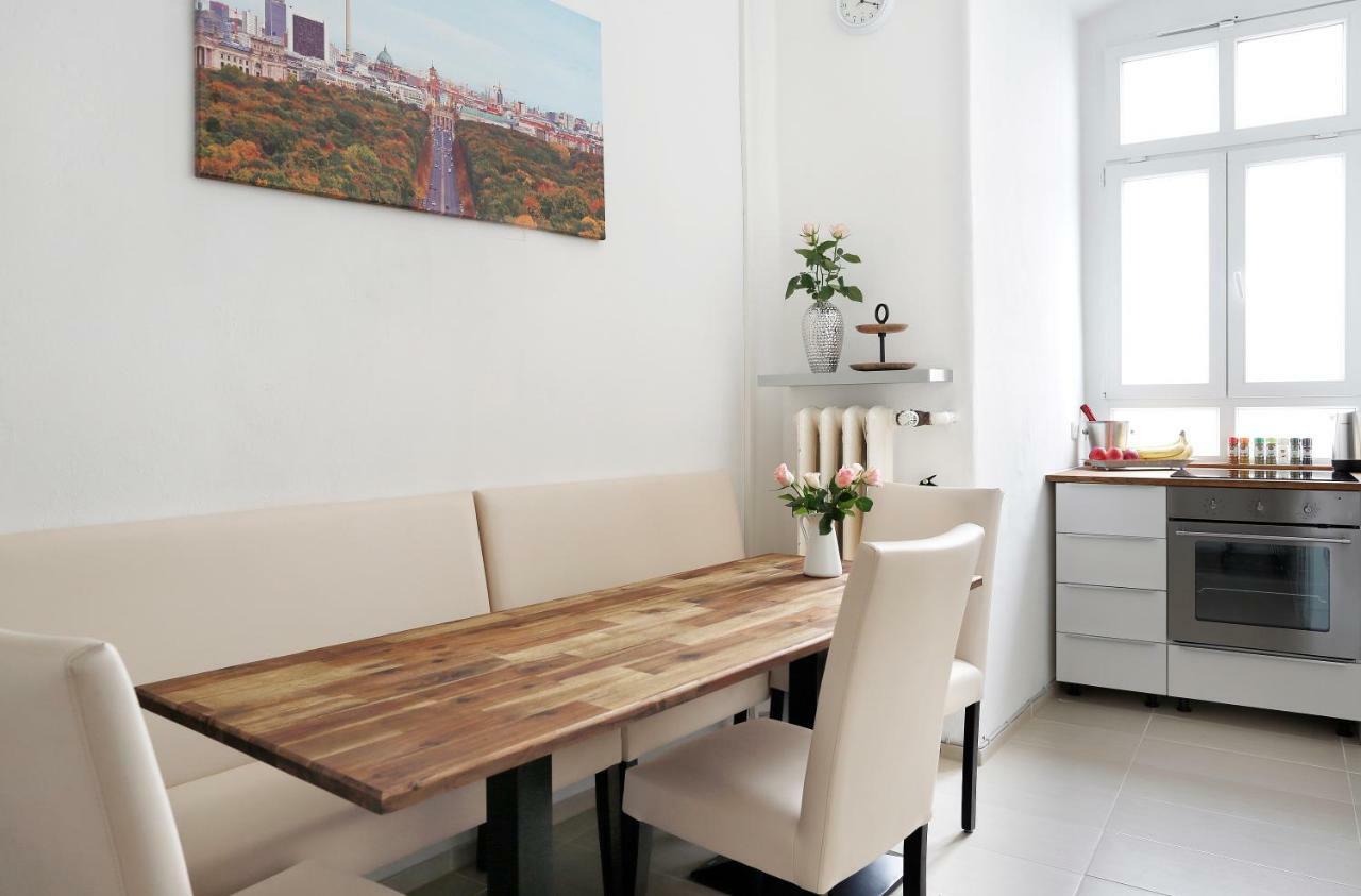 ברלין Droy By Rockchair Apartments L Superhost Status L 2 Bedroom Boxspringbeds Next To Center "Kurfuerstendamm" - Cozy Family & Business Flair Welcomes You! מראה חיצוני תמונה